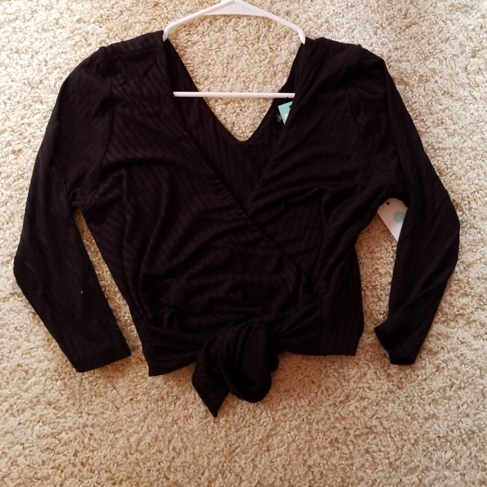 Dee Elly crop top